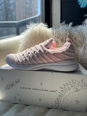 NIB, Ret $119, APL Pink TechLoom Wave Youth Sneakers (Size 3/EUR 34.5)
